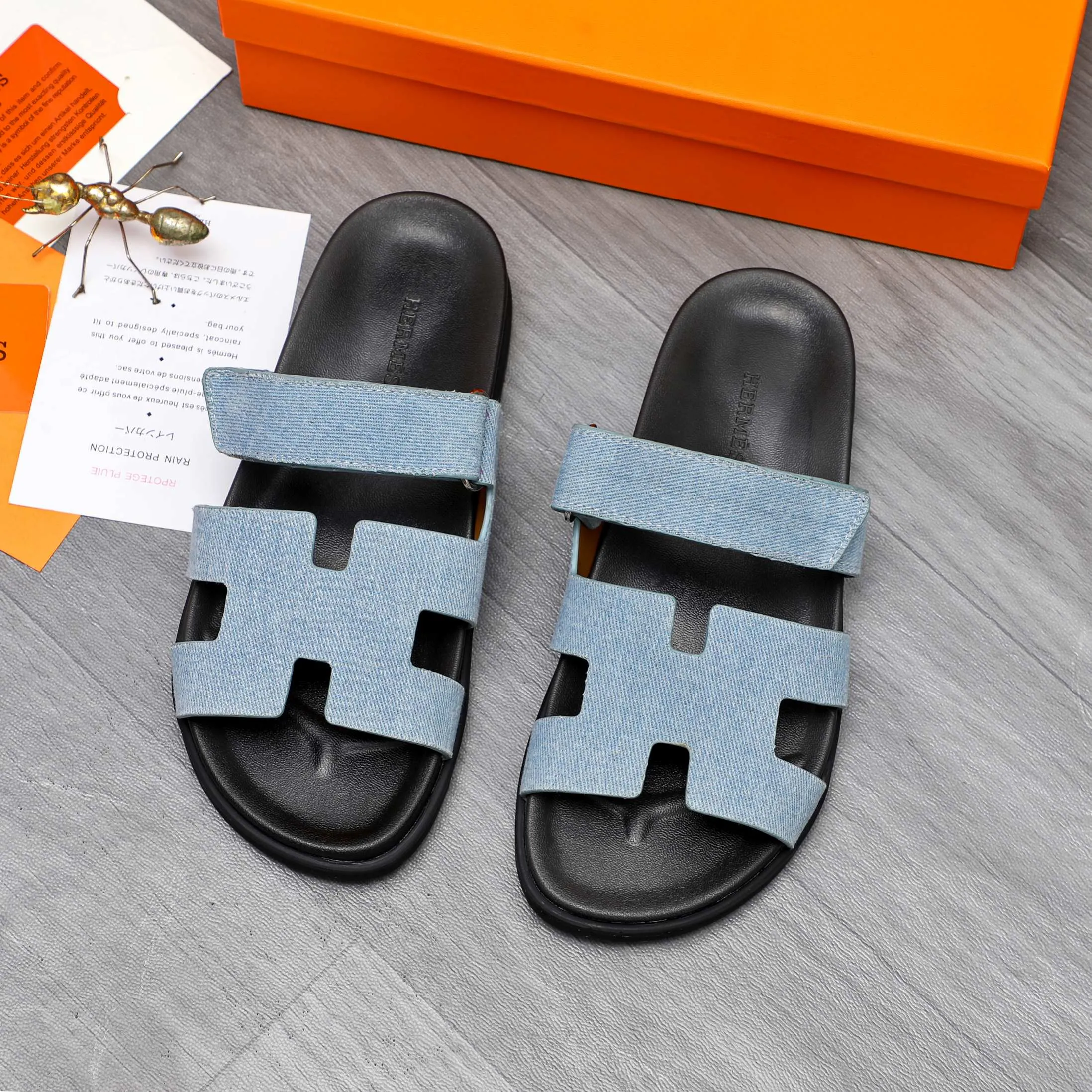 Men's shoes 💰340 Product trademark: Hermes "Hermes" Couple's slippers True size: 36-46 Product material: Selected denim breathable upper, microfiber lining, original outsole